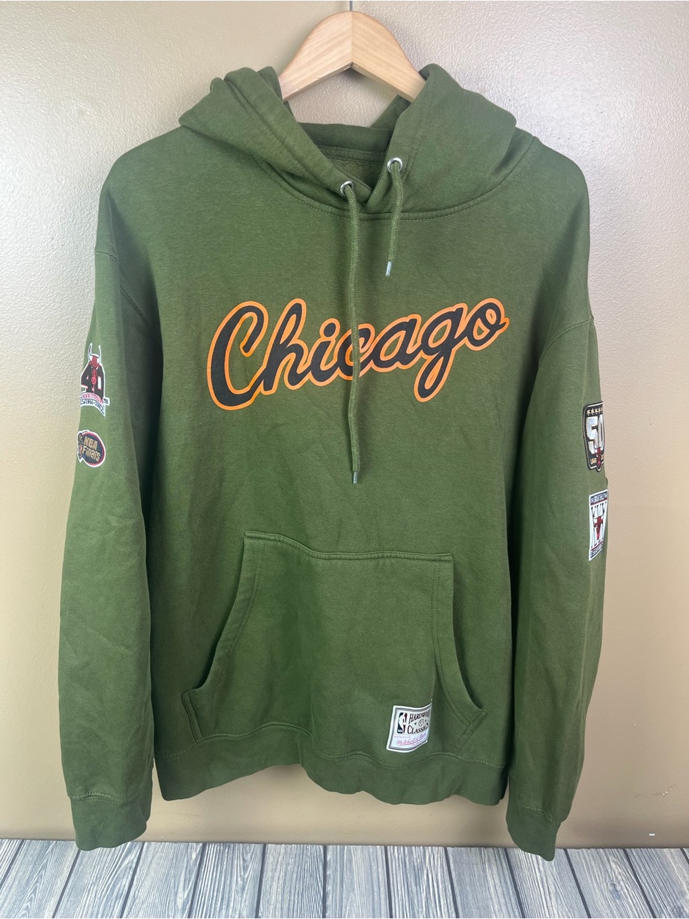 Mitchell & Ness Chicago NBA Bulls Script Flight Hoodie Olive Men's XL